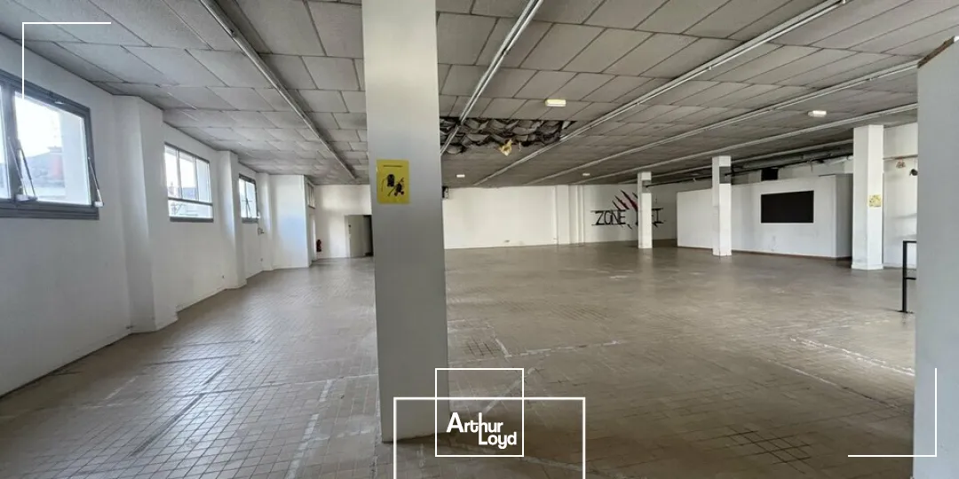 Locaux d'activité & Entrepôts - Location - BRIVE-LA-GAILLARDE - 19100 - 700-700 - 7737225