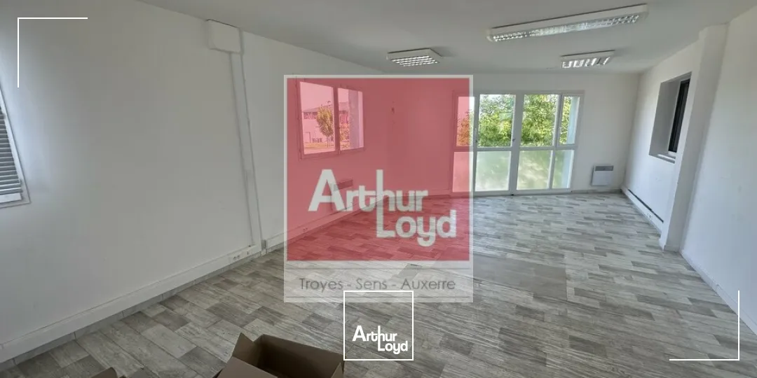 Bureaux - Location - CRENEY PRES TROYES - 10150 - 100-213 - 7738110