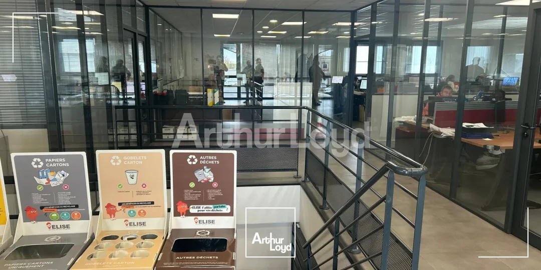 Locaux d'activité & Entrepôts - Location - SAINGHIN EN MELANTOIS - 59262 - 582-1693 - 7739438