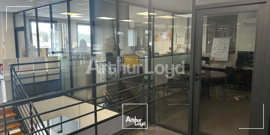 Locaux d'activité & Entrepôts - Location - SAINGHIN EN MELANTOIS - 59262 - 582-1693 - 7739437