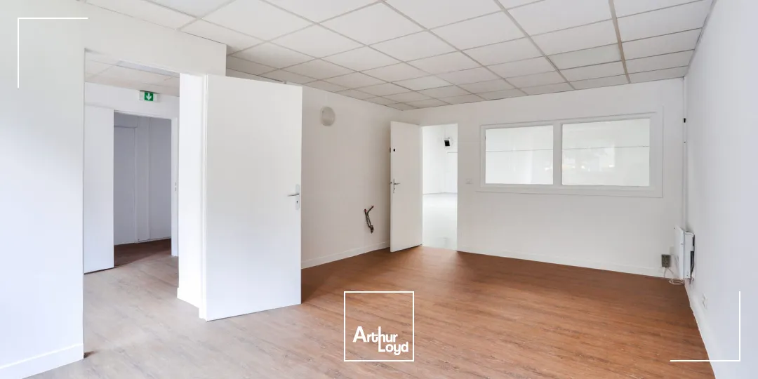 Locaux d'activité & Entrepôts - Location - SAINT OUEN L'AUMONE - 95310 - 42-1143 - 7741229