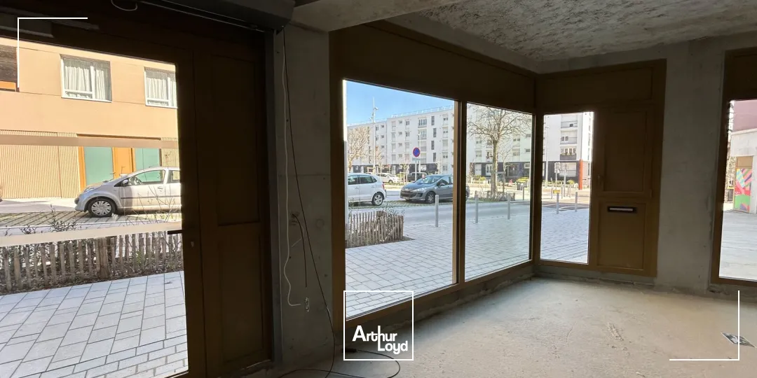 Locaux commerciaux - Location - NANTES - 44300 - 36.7-82.7 - 7742046