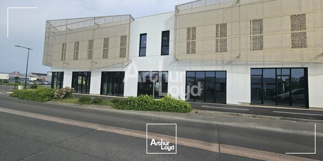 Locaux commerciaux - Vente - LES PONTS-DE-CÉ - 49130 - 225-225 - 7742572
