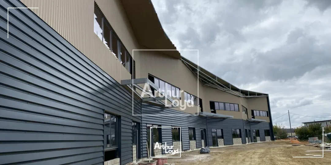 Locaux d'activité & Entrepôts - Vente - MOISSY CRAMAYEL - 77550 - 418-3990 - 7743462