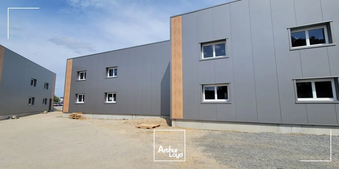 Locaux d'activité & Entrepôts - Location - PLOUGOUMELEN - 56400 - 135-453 - 7746312
