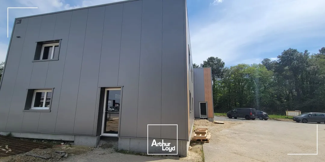 Locaux d'activité & Entrepôts - Location - PLOUGOUMELEN - 56400 - 135-453 - 7746308