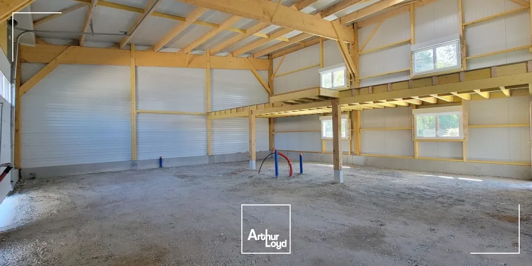 Locaux d'activité & Entrepôts - Location - PLOUGOUMELEN - 56400 - 135-453 - 7746309