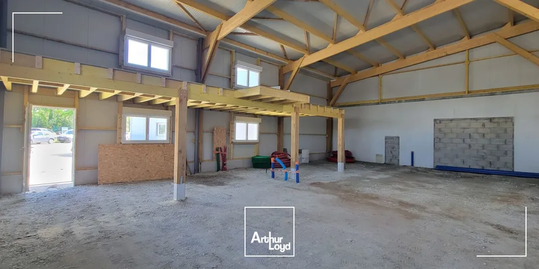 Locaux d'activité & Entrepôts - Location - PLOUGOUMELEN - 56400 - 135-453 - 7746310