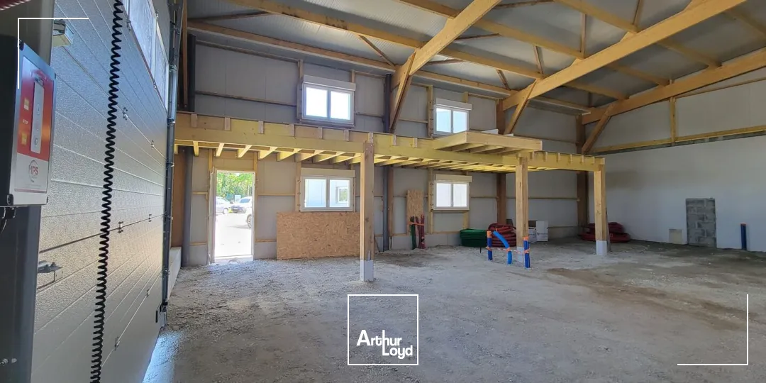 Locaux d'activité & Entrepôts - Location - PLOUGOUMELEN - 56400 - 135-453 - 7746311