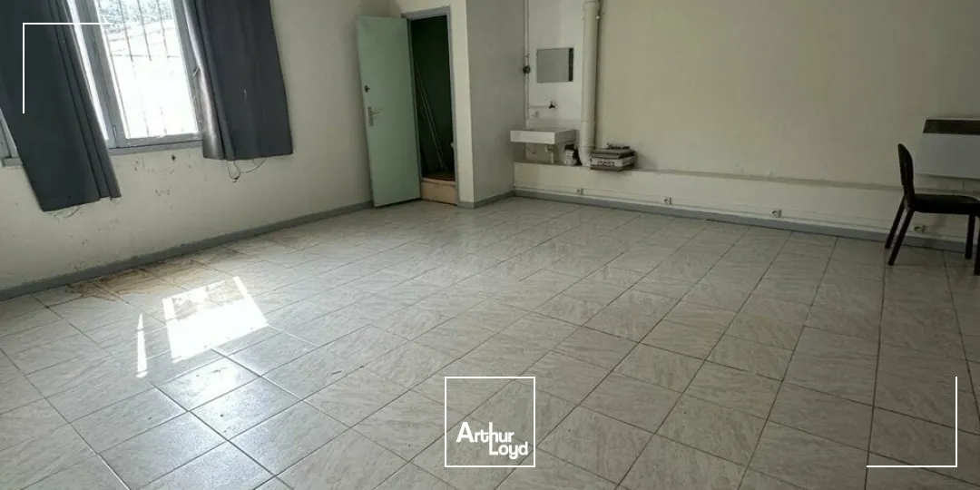 Locaux commerciaux - Location - BRIVE-LA-GAILLARDE - 19100 - 85-85 - 7747011