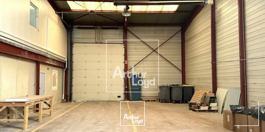 Locaux d'activité & Entrepôts - Location - LE MEE SUR SEINE - 77350 - 450-450 - 7747023