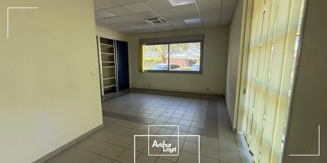 Locaux d'activité & Entrepôts - Location - TERRASSON LAVILLEDIEU - 24120 - 329-329 - 7747929