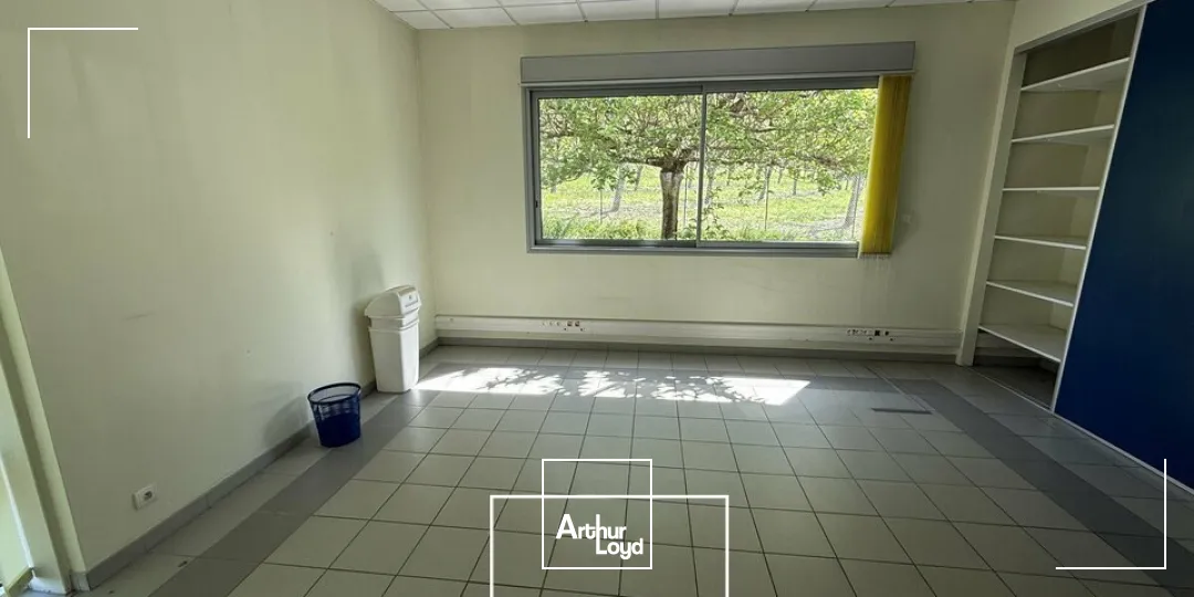 Locaux d'activité & Entrepôts - Location - TERRASSON LAVILLEDIEU - 24120 - 329-329 - 7747927