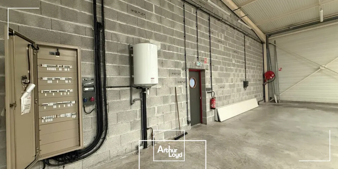 Locaux d'activité & Entrepôts - Vente - TERRASSON LAVILLEDIEU - 24120 - 329-329 - 7747943