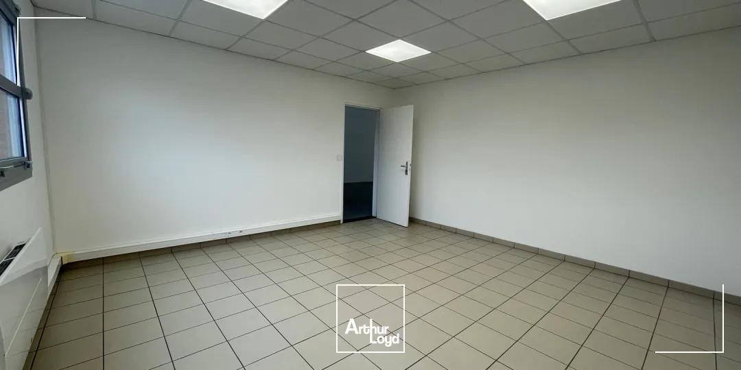 Locaux d'activité & Entrepôts - Location - CHAMBLY - 60230 - 246-492 - 7749217