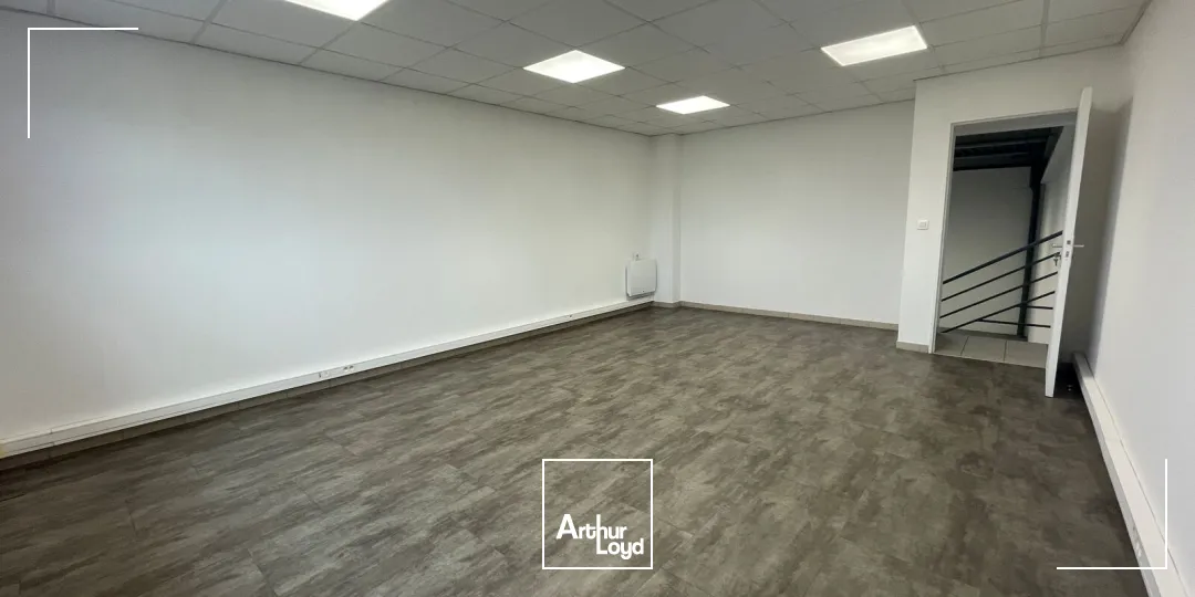 Locaux d'activité & Entrepôts - Location - CHAMBLY - 60230 - 246-492 - 7749215