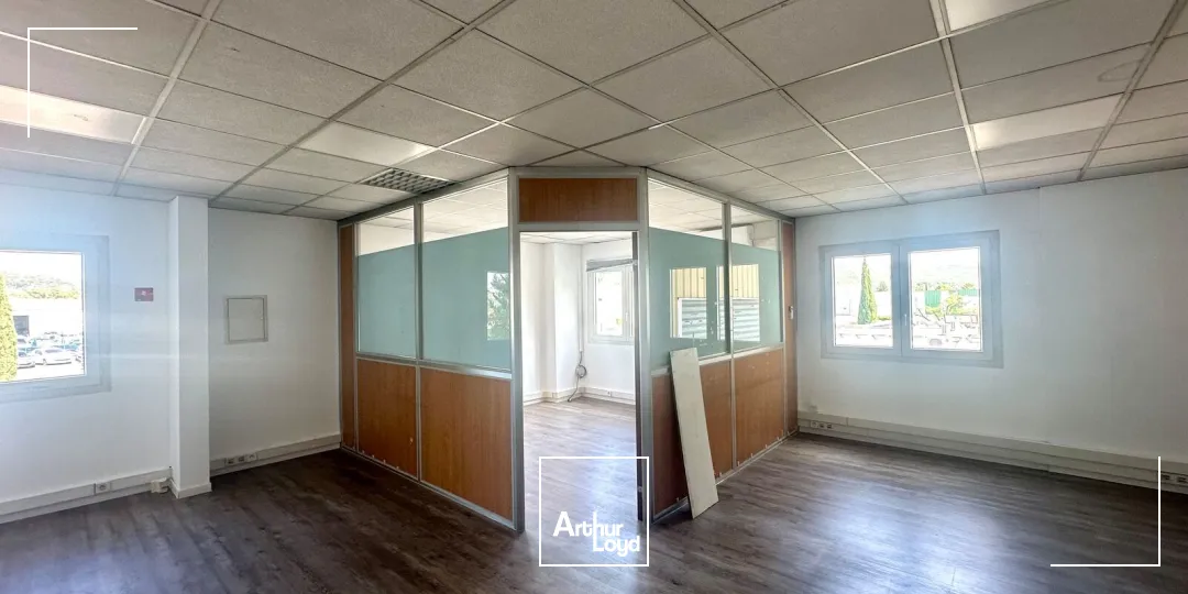Locaux d'activité & Entrepôts - Location - VELAUX - 13880 - 740-740 - 7750092