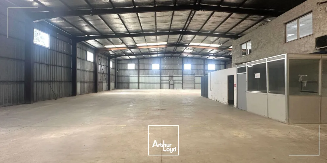Locaux d'activité & Entrepôts - Location - VELAUX - 13880 - 740-740 - 7750084