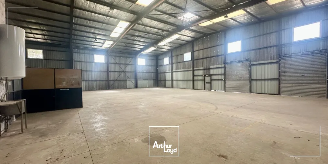 Locaux d'activité & Entrepôts - Location - VELAUX - 13880 - 740-740 - 7750088