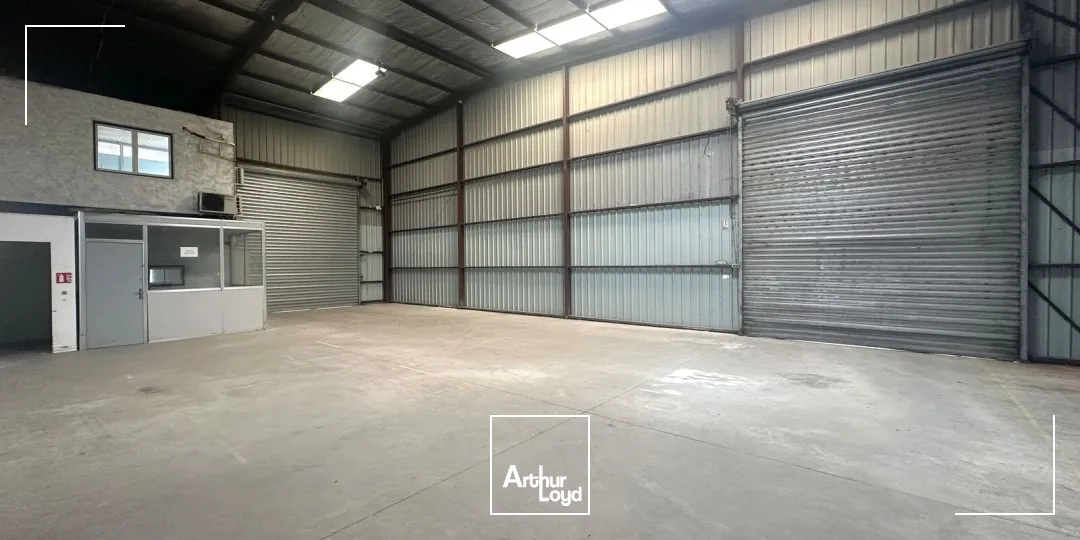 Locaux d'activité & Entrepôts - Location - VELAUX - 13880 - 740-740 - 7750086