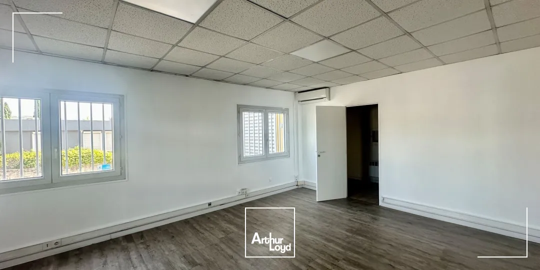 Locaux d'activité & Entrepôts - Location - VELAUX - 13880 - 740-740 - 7750091