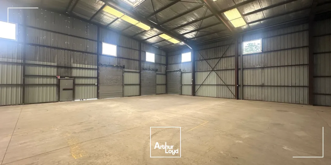 Locaux d'activité & Entrepôts - Location - VELAUX - 13880 - 740-740 - 7750087