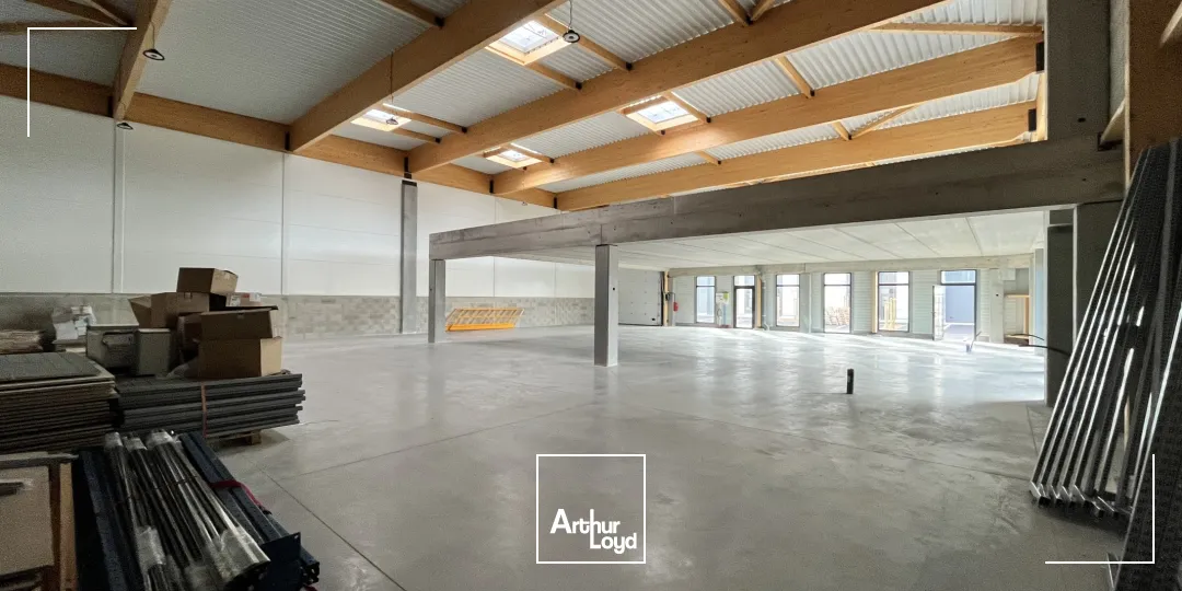 Locaux d'activité & Entrepôts - Location - GALLARGUES LE MONTUEUX - 30660 - 110.2-3945.2 - 7751592