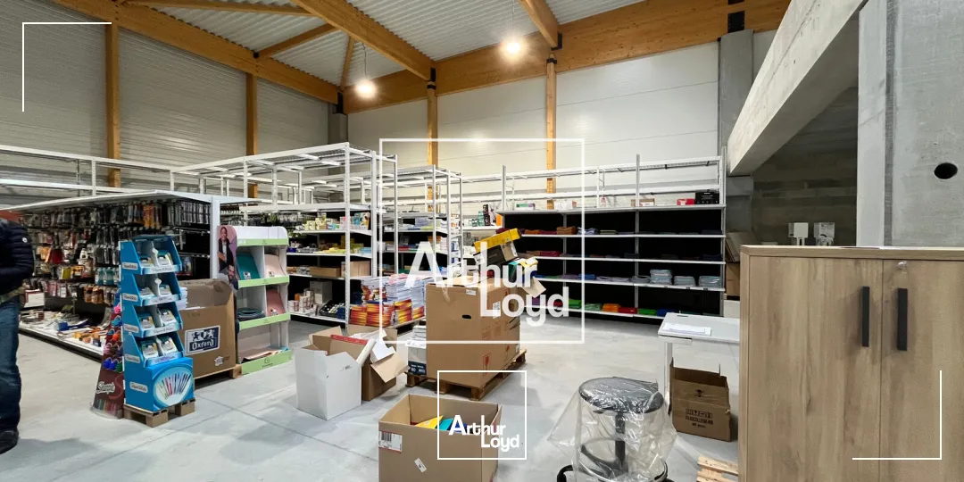 Locaux d'activité & Entrepôts - Location - GALLARGUES LE MONTUEUX - 30660 - 110.2-3945.2 - 7751593