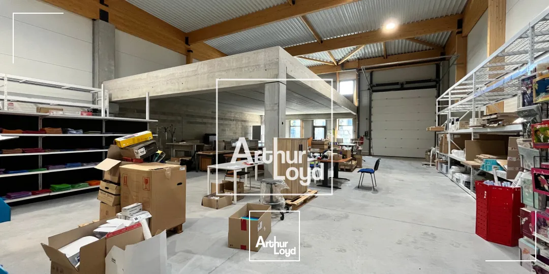 Locaux d'activité & Entrepôts - Location - GALLARGUES LE MONTUEUX - 30660 - 110.2-3945.2 - 7751591