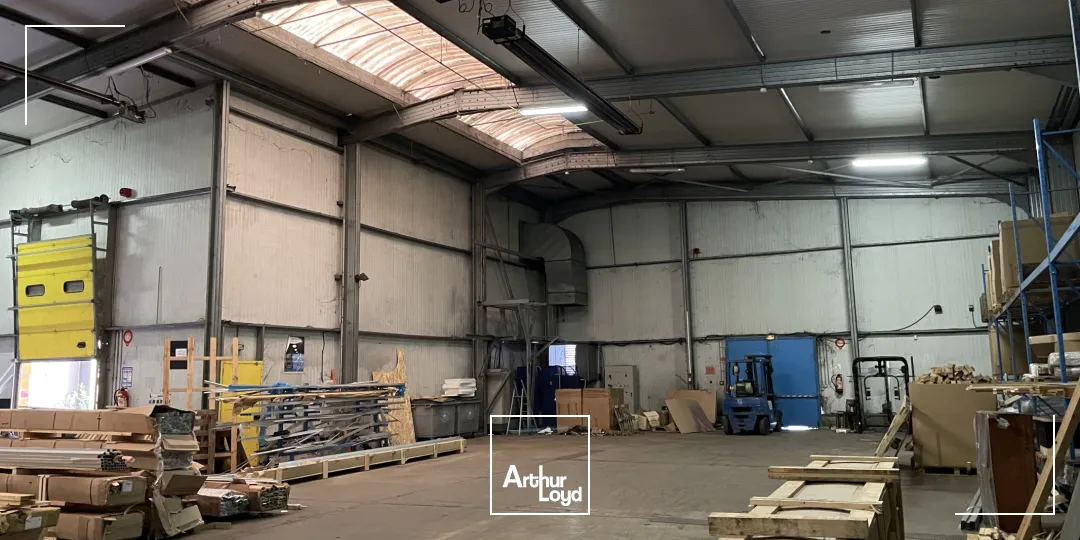 Locaux d'activité & Entrepôts - Location - VILLERS COTTERETS - 02600 - 860-860 - 7752466