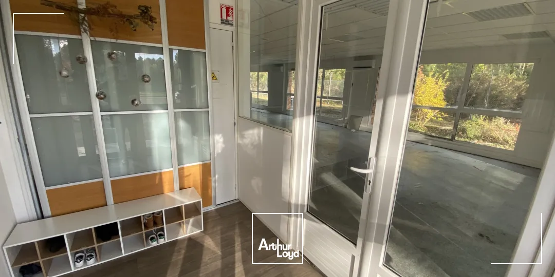 Bureaux - Location - SAINT JEAN D'ILLAC - 33127 - 151.61-151.61 - 7753444