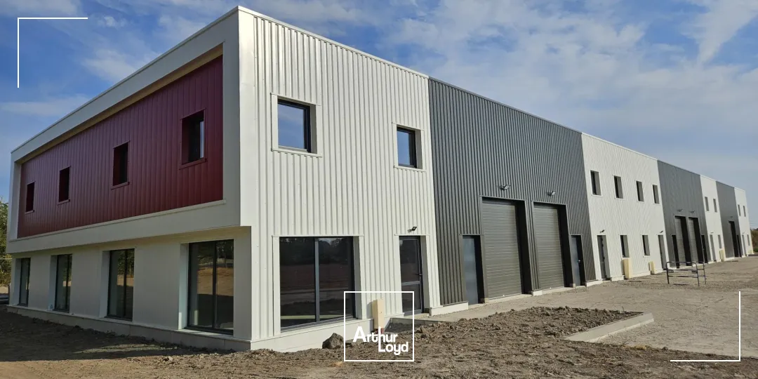 Locaux d'activité & Entrepôts - Location - RIORGES - 42153 - 138-3132 - 7757021
