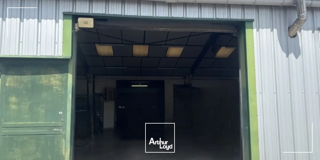 Locaux d'activité & Entrepôts - Vente - SAINT GENEST LERPT - 42530 - 612-612 - 7757384