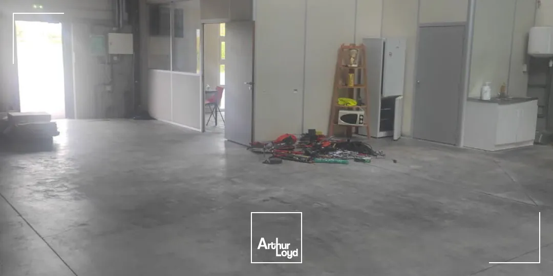 Locaux d'activité & Entrepôts - Location - ANDREZIEUX BOUTHEON - 42160 - 335-335 - 7757476