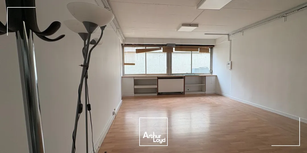 Bureaux - Vente - PARIS - 75010 - 32-32 - 7759304