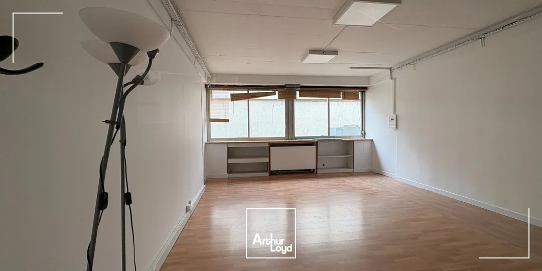 Bureaux - Vente - PARIS - 75010 - 32-32 - 7759302