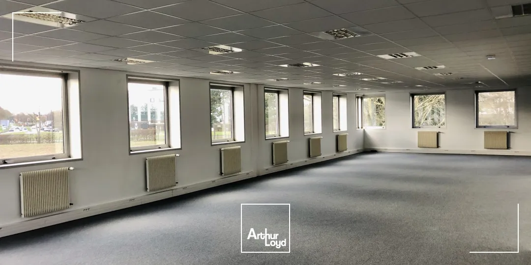 Locaux d'activité & Entrepôts - Location - TREMBLAY EN FRANCE - 93290 - 364.31-766.31 - 7759456