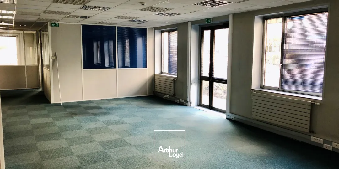 Bureaux - Location - TREMBLAY EN FRANCE - 93290 - 340-2892.9 - 7759472