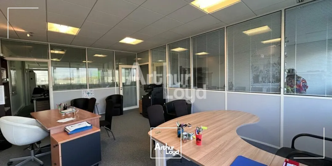 Bureaux - Location - LA CHAUSSEE SAINT VICTOR - 41260 - 144-144 - 7761760