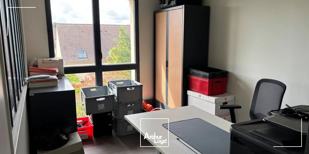 Bureaux - Location - LA CHAPELLE EN SERVAL - 60520 - 89-89 - 7765682