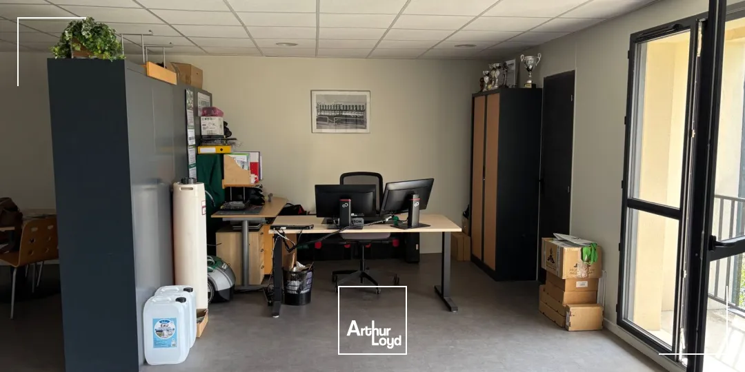 Bureaux - Location - LA CHAPELLE EN SERVAL - 60520 - 89-89 - 7765683