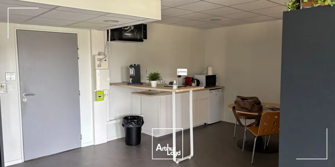 Bureaux - Location - LA CHAPELLE EN SERVAL - 60520 - 89-89 - 7765684
