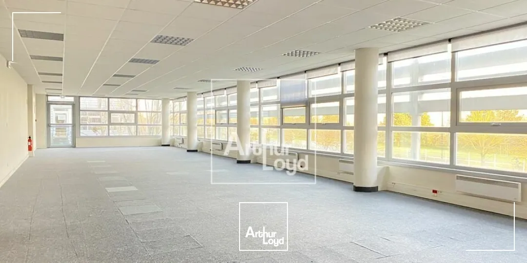 Locaux d'activité & Entrepôts - Location - COMBS LA VILLE - 77380 - 3403-6806 - 7771484