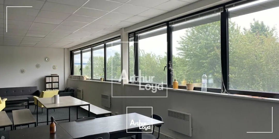Locaux d'activité & Entrepôts - Location - COMBS LA VILLE - 77380 - 3299-3299 - 7771570