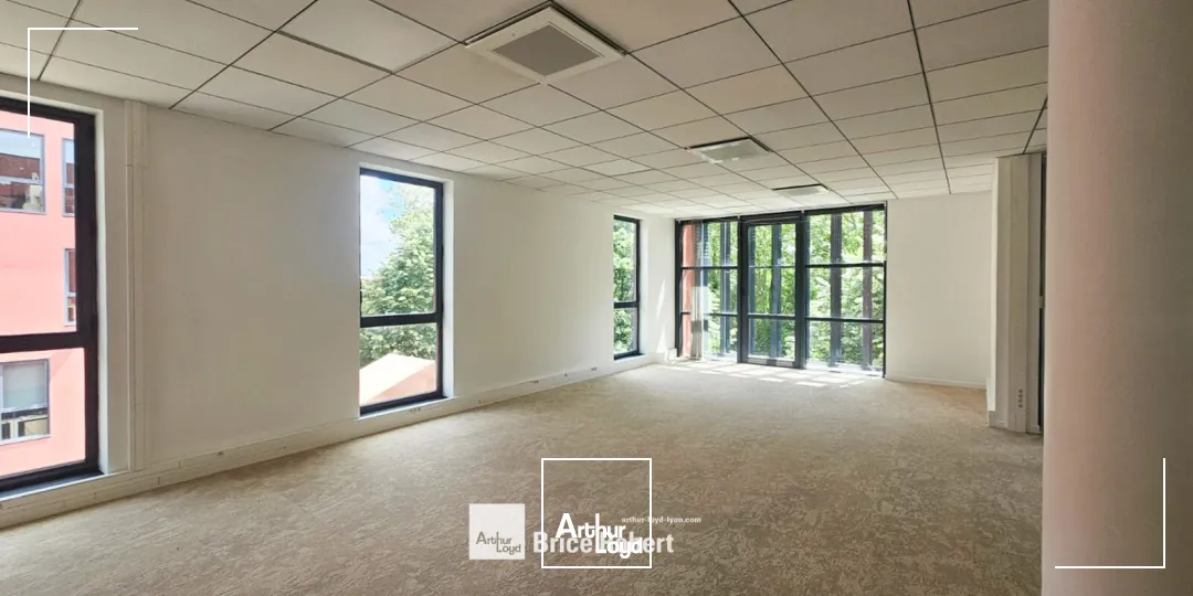 Bureaux - Location - CALUIRE ET CUIRE - 69300 - 243.7-2765.7 - 7777163
