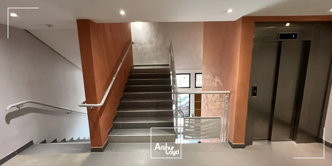 Bureaux - Location - NIMES - 30000 - 252.52-252.52 - 7777593