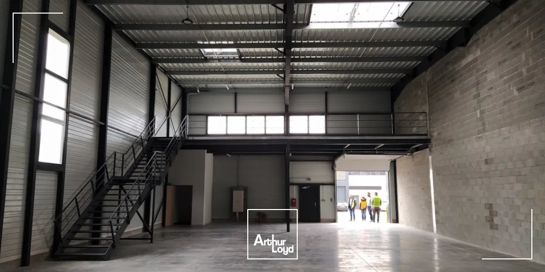 Locaux d'activité & Entrepôts - Location - PETIT COURONNE - 76650 - 272-6820 - 7777722