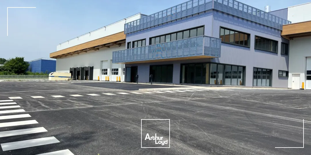 Locaux d'activité & Entrepôts - Location - TREMBLAY EN FRANCE - 93290 - 2482-5761 - 7777888