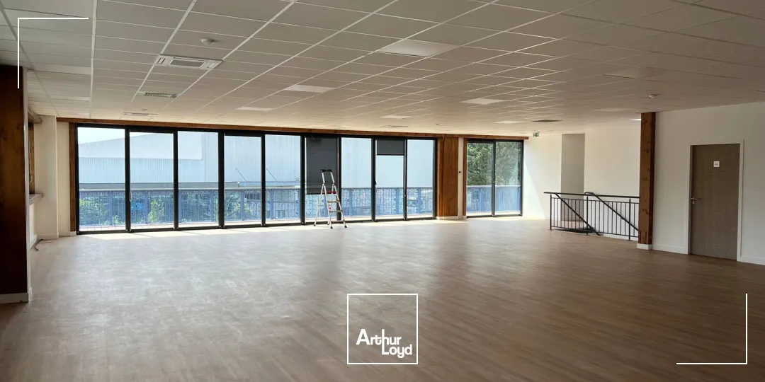 Locaux d'activité & Entrepôts - Location - TREMBLAY EN FRANCE - 93290 - 2482-5761 - 7777892
