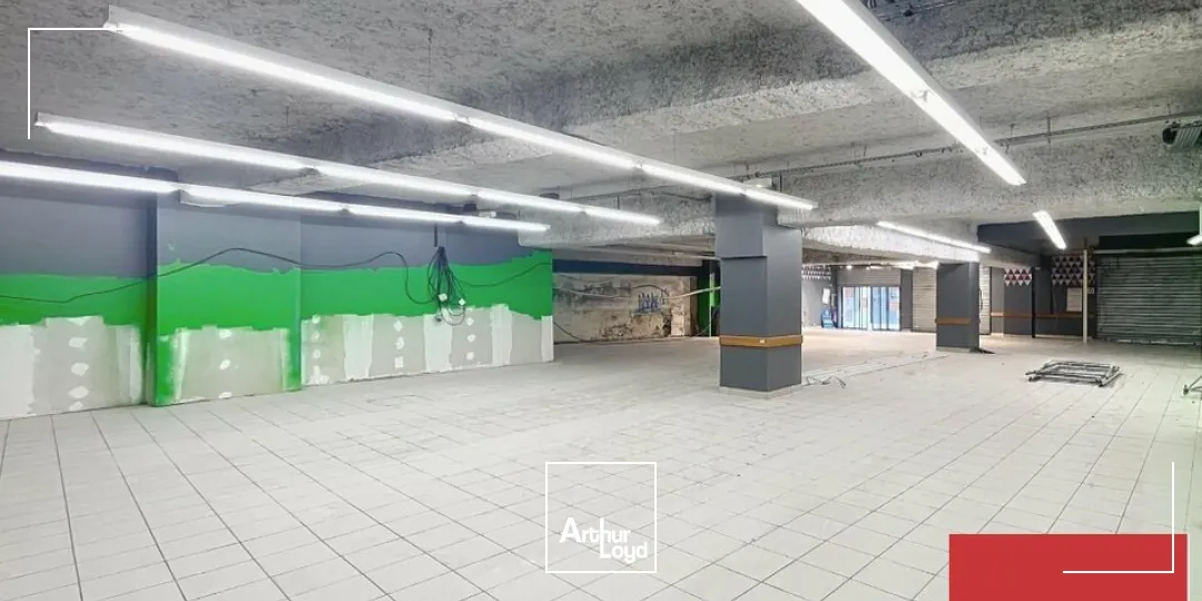 Locaux commerciaux - Location - MONTÉLIMAR - 26200 - 586-586 - 7779176